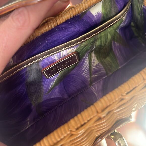 Kate Spade Wicker Clutch - Clasp Closure - Beautiful Purple Floral Lining - Picture 3 of 3